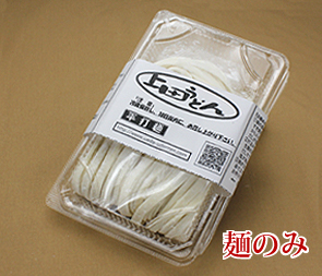 上田うどん店の平打ち麺生うどん